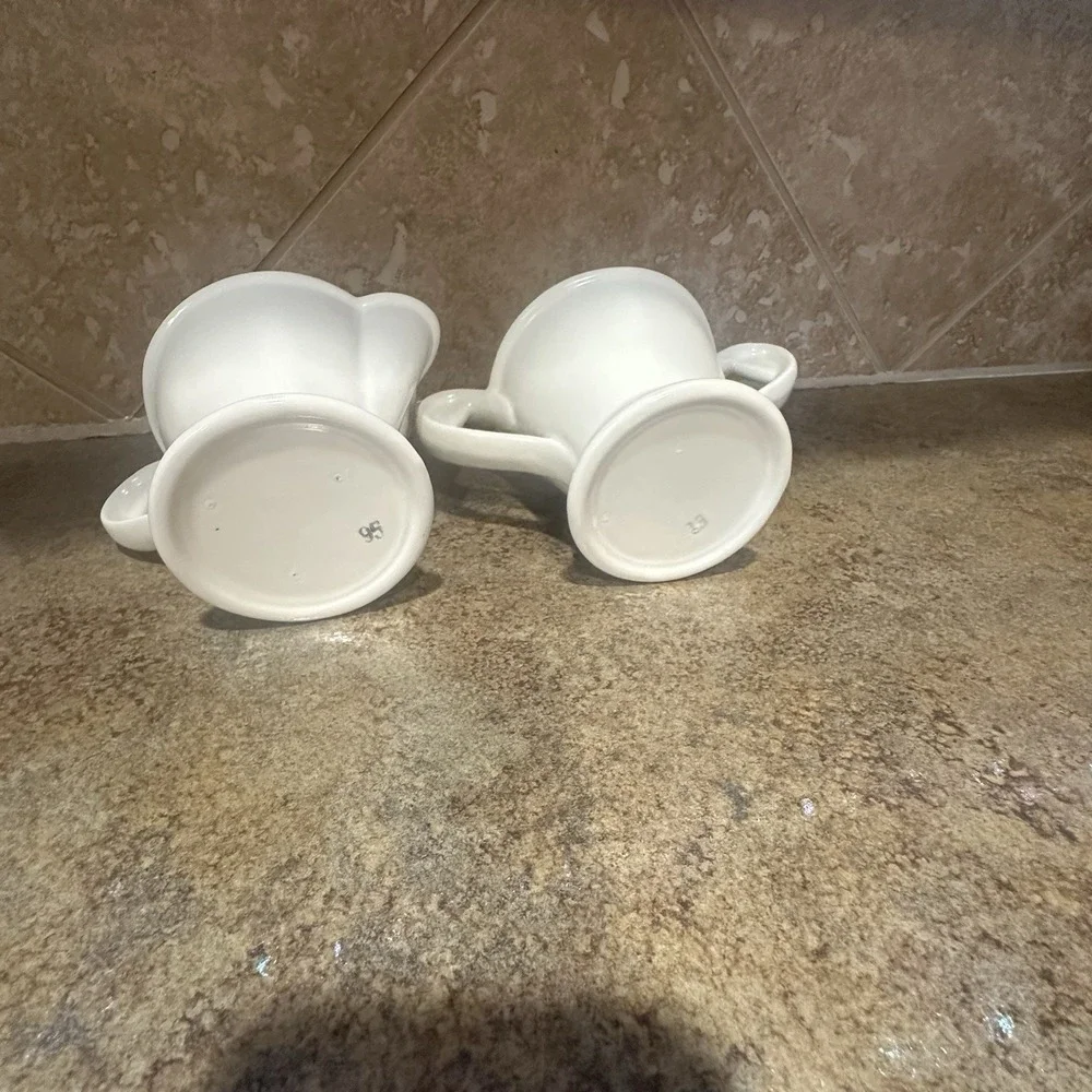 Vintage 1960's Poppytrail Metlox Sculptured Daisy Creamer & Sugar Bowl Set